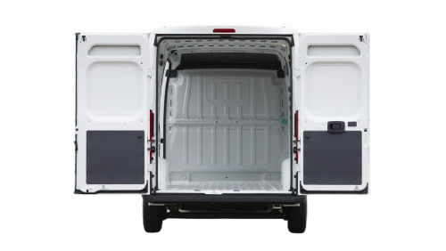 PEUGEOT e-BOXER 435 L3 90kW 75kWh H2 Professional Premium+ Van Auto view 5